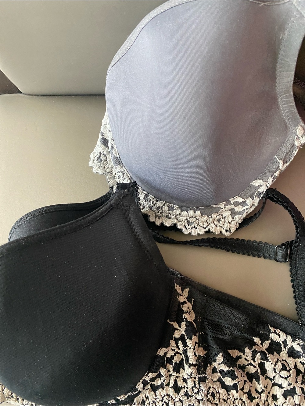 Bras - Picture 3 of 3